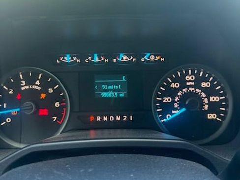 Used 2015 Ford F150 XLT w/ Trailer Tow Package RWD image 9