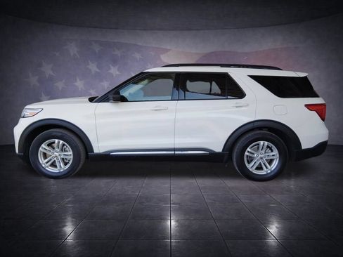 Used 2021 Ford Explorer XLT w/ Equipment Group 202A RWD image 2