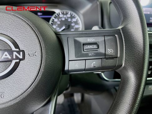 Used 2023 Nissan Rogue S AWD/4WD image 15