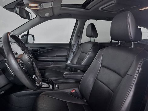 Certified 2018 Honda Pilot Touring image 8
