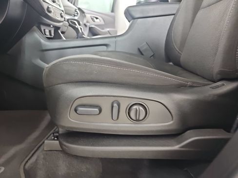 Used 2023 Chevrolet Traverse LT AWD/4WD image 35
