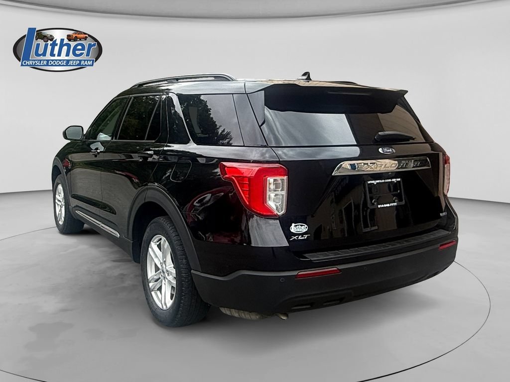Used 2020 Ford Explorer XLT w/ Comfort Package AWD/4WD image 3