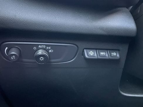 Used 2023 Buick Envision Avenir image 31