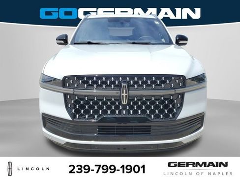 New 2025 Lincoln Navigator L Black Label AWD/4WD image 3