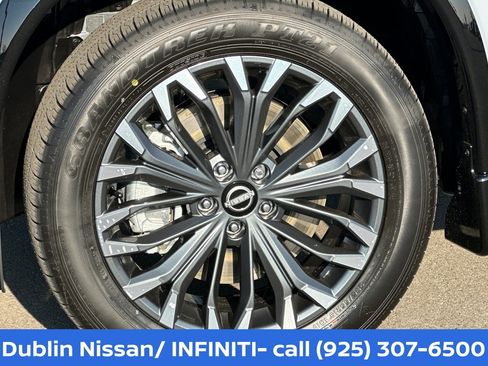 New 2026 Nissan Rogue Platinum w/ Tech Package AWD/4WD image 32