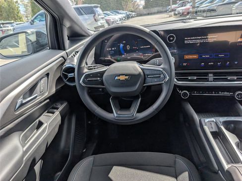 New 2026 Chevrolet Equinox EV LT image 12