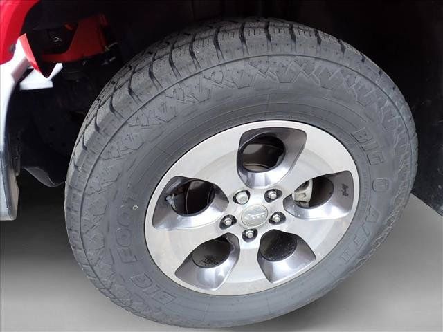 Used 2016 Jeep Wrangler Sahara AWD/4WD image 6