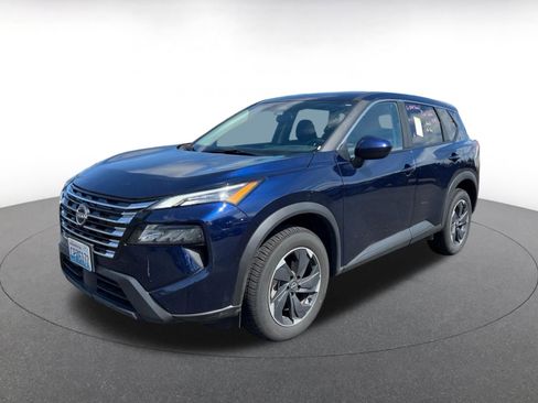Used 2025 Nissan Rogue SV FWD image 3