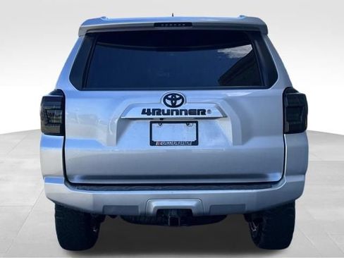 Used 2016 Toyota 4Runner SR5 RWD image 4