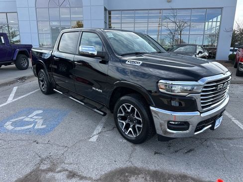 Used 2025 RAM 1500 Laramie image 41