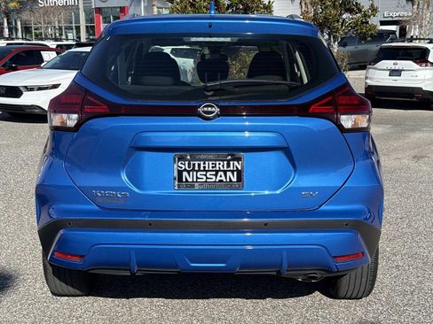 Used 2024 Nissan Kicks SV image 5