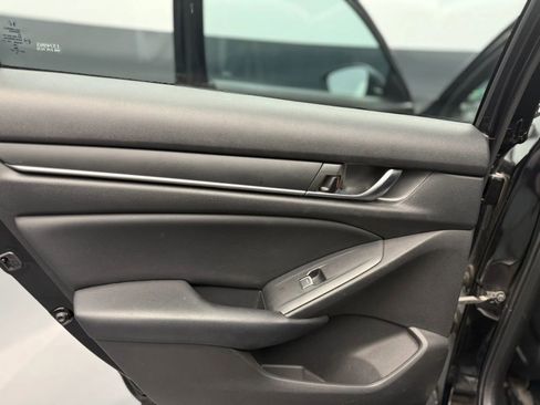 Used 2018 Honda Accord Sport image 25