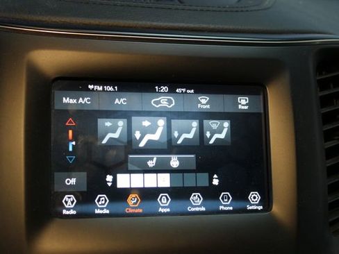 Used 2019 Jeep Cherokee Latitude w/ Cold Weather Group image 24