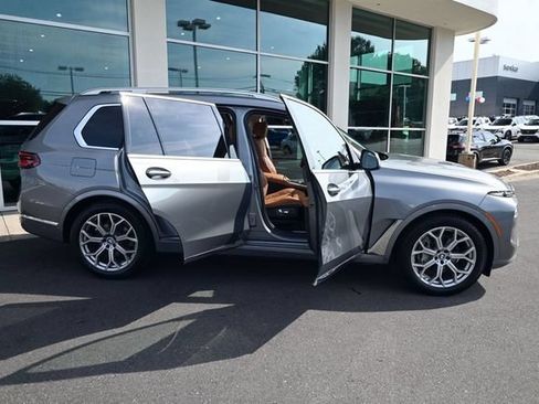 Used 2024 BMW X7 xDrive40i AWD/4WD image 33