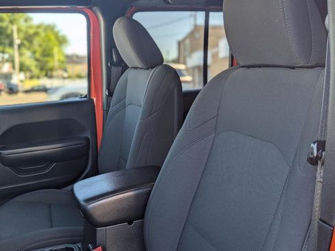 Used 2019 Jeep Wrangler Unlimited Sport S AWD/4WD image 17