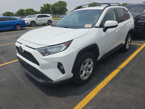 Used 2020 Toyota RAV4 XLE w/ Carpet Mat Package FWD image 2
