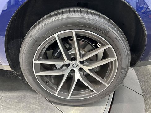 Certified 2026 Porsche Macan AWD/4WD image 12