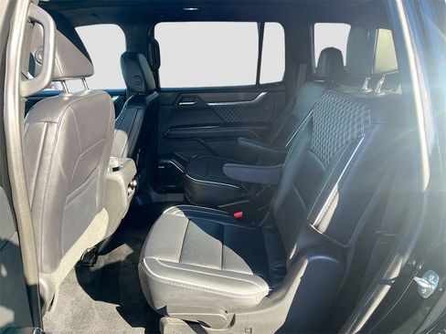 Used 2024 GMC Acadia Denali w/ Super Cruise Package image 26