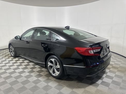 Used 2018 Honda Accord EX image 5