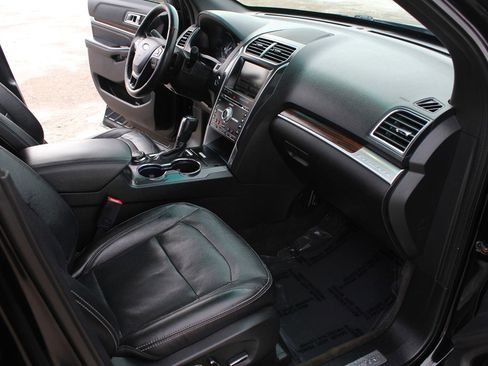 Used 2016 Ford Explorer Limited image 39