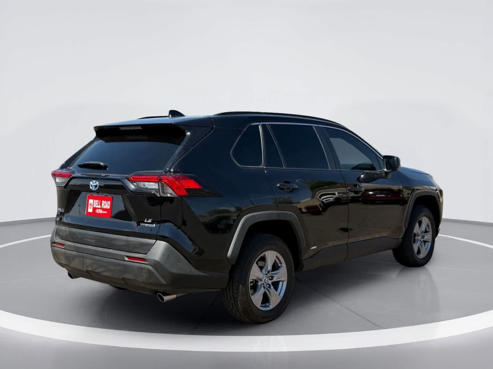 Used 2023 Toyota RAV4 LE AWD/4WD image 9