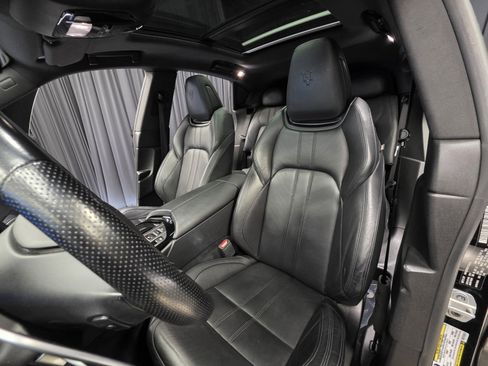 Used 2018 Maserati Levante GranSport image 18