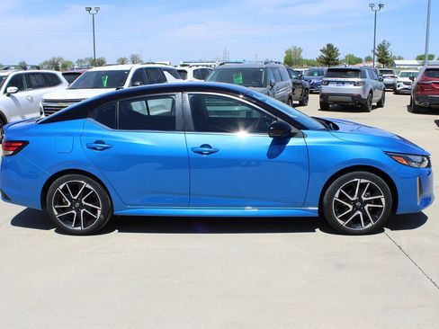 Used 2024 Nissan Sentra SR FWD image 4