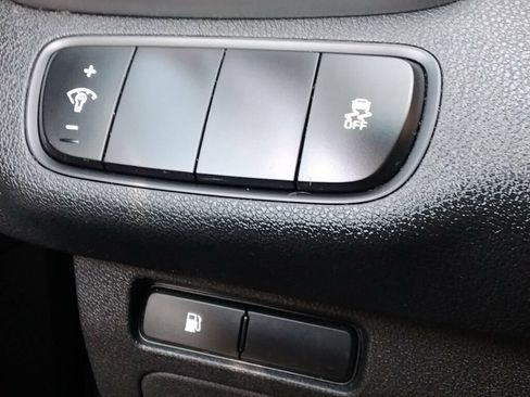 Used 2017 Kia Sorento FWD image 21