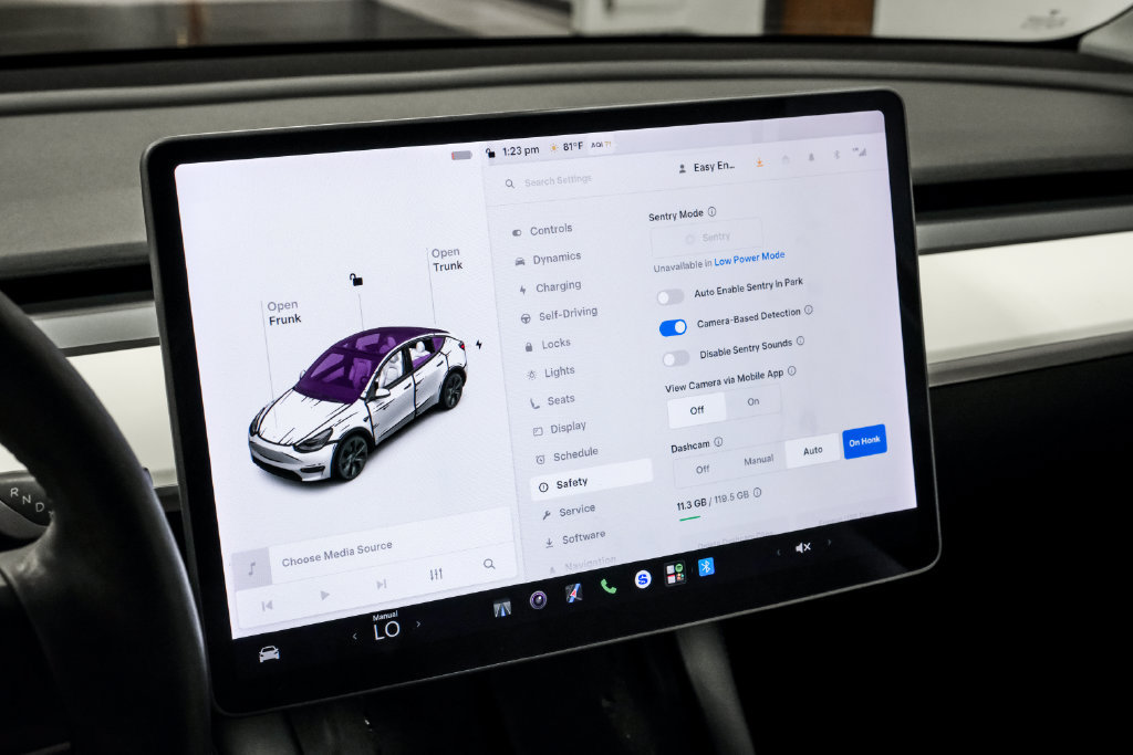 Used 2022 Tesla Model Y Long Range AWD/4WD image 24