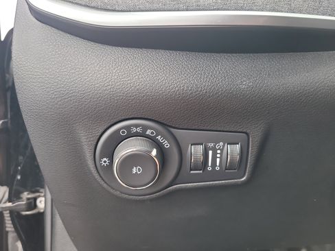 Used 2023 Jeep Compass Latitude AWD/4WD image 31