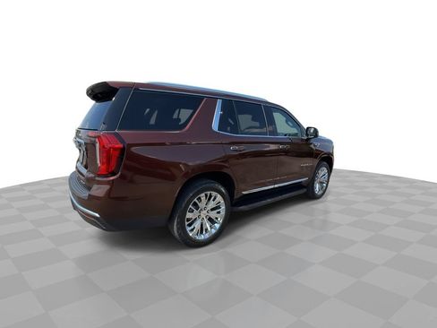 Certified 2022 GMC Yukon SLT w/ SLT Luxury Package AWD/4WD image 8