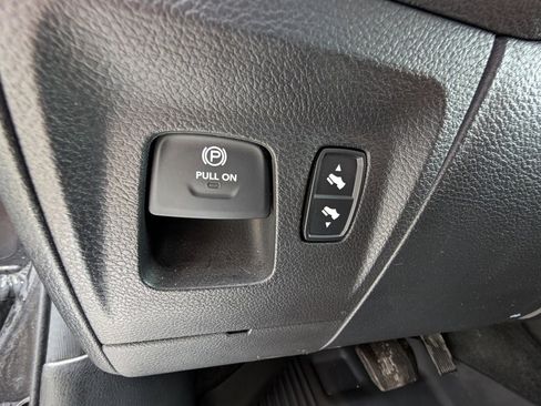 Used 2021 RAM 1500 Laramie image 36