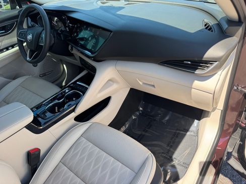 Used 2022 Buick Envision Avenir w/ Technology Package II image 10