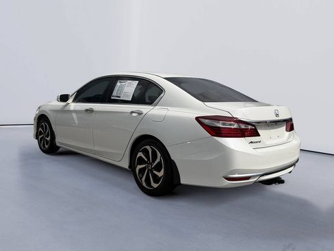 Used 2017 Honda Accord EX image 5