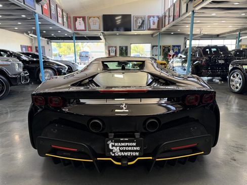 Used 2025 Ferrari SF90 Spider image 7