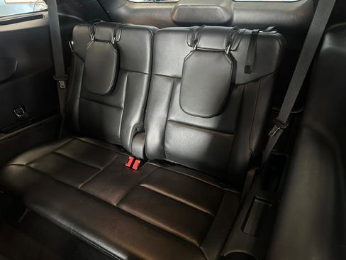 Used 2022 Ford Explorer ST-Line w/ Class IV Trailer Tow Package image 34