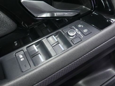 Used 2020 Land Rover Range Rover Evoque S image 19