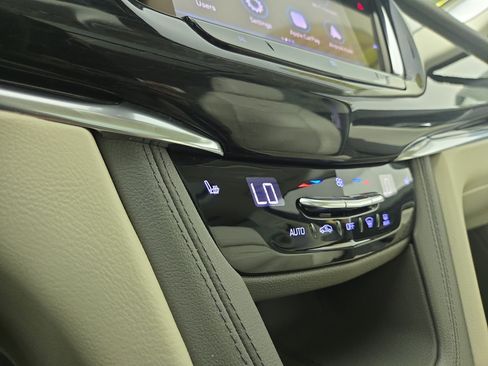 Certified 2020 Cadillac XT6 Premium Luxury AWD/4WD image 28