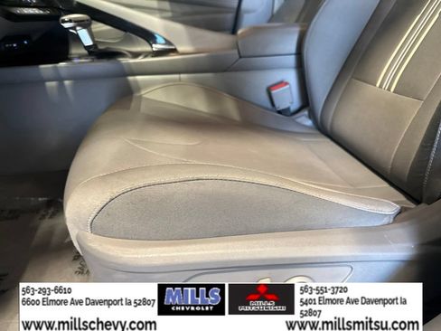 Used 2022 Hyundai Elantra SEL w/ Convenience + Premium Package FWD image 11