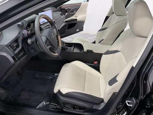 Used 2025 Lexus ES 350 Ultra Luxury image 12