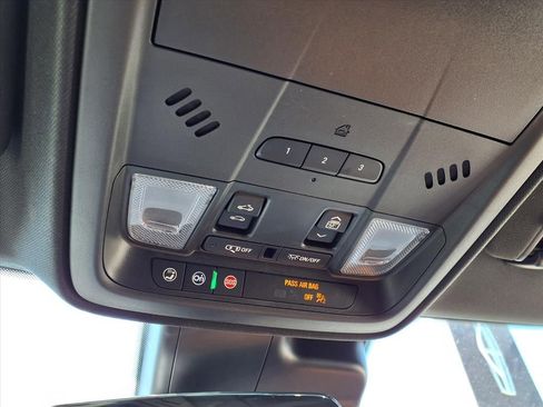 Used 2020 Cadillac XT4 Premium Luxury image 15