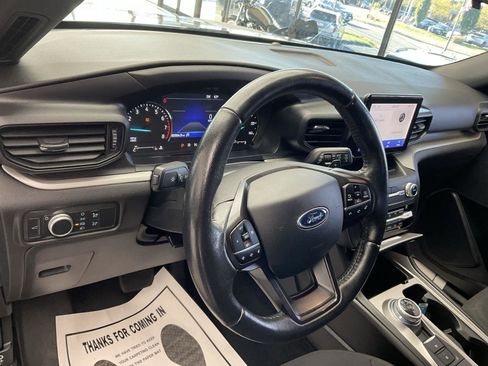 Used 2020 Ford Explorer XLT image 8