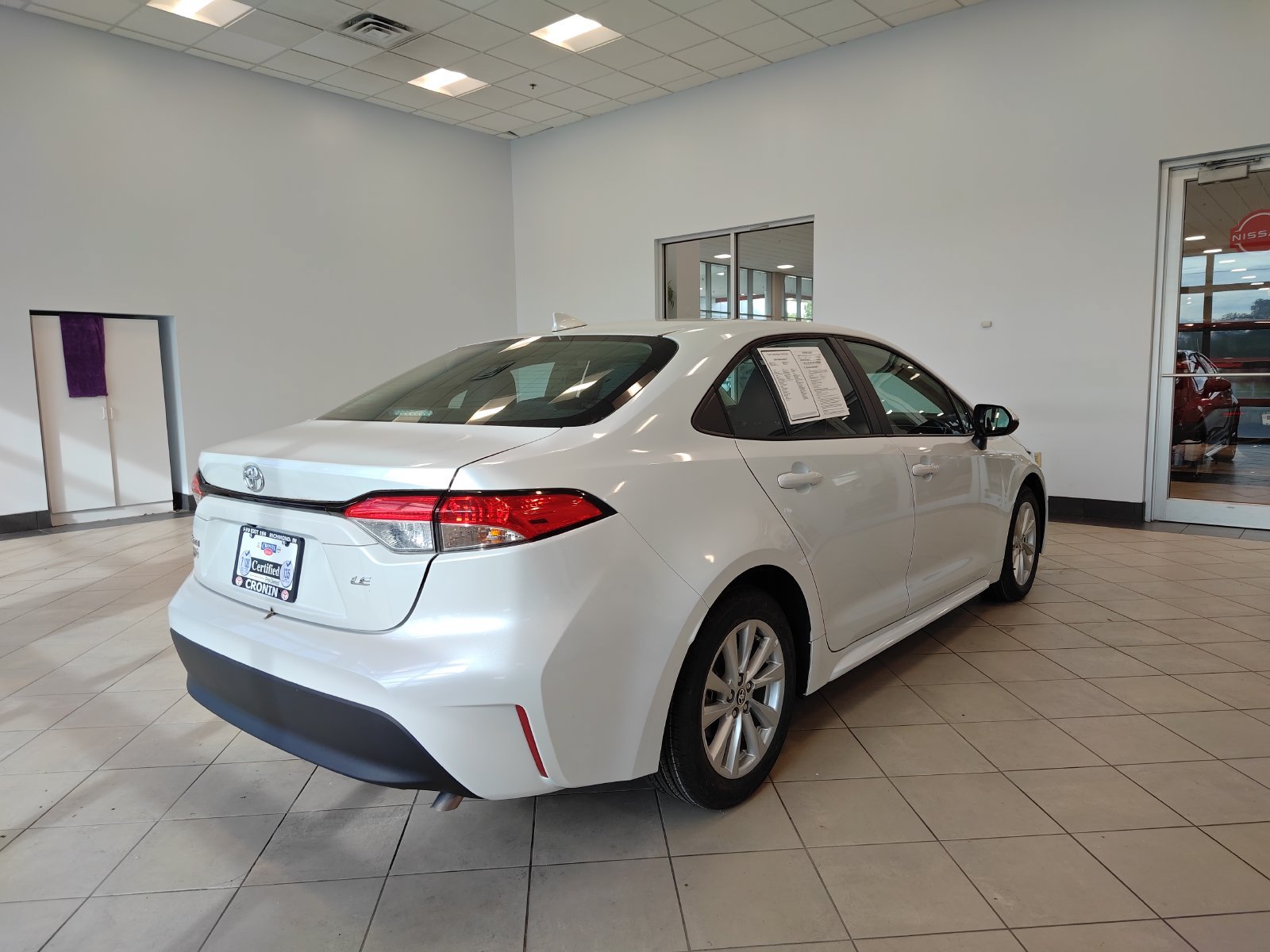 Used 2024 Toyota Corolla LE w/ LE Premium Package FWD image 3