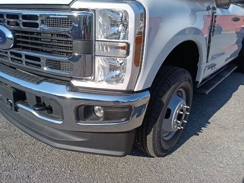 New 2026 Ford F350 XL w/ XL Chrome Package AWD/4WD image 9