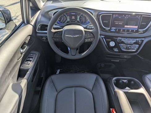 New 2026 Chrysler Pacifica Select w/ S Appearance Package FWD image 12