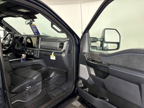 Certified 2025 Ford F350 Platinum image 36