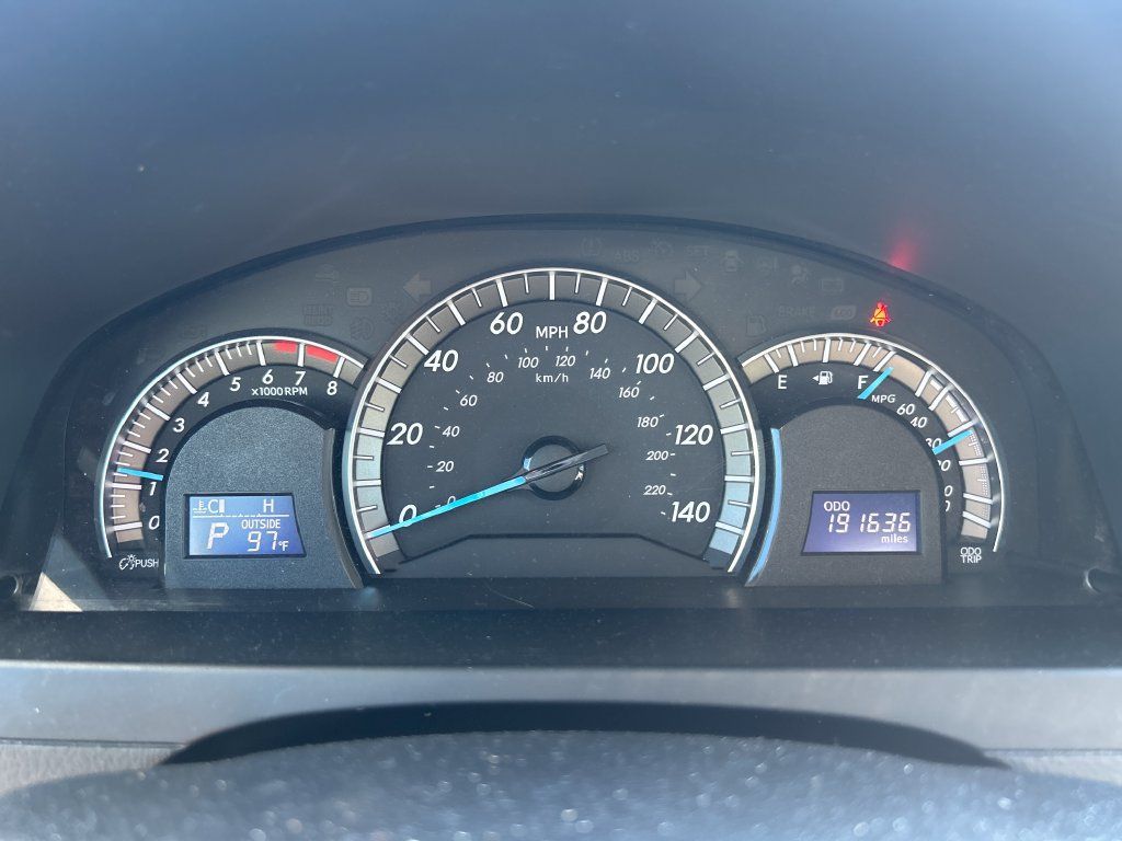 Used 2012 Toyota Camry SE FWD image 14