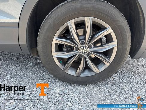 Used 2023 Volkswagen Tiguan SE w/ Panoramic Sunroof Package FWD image 20