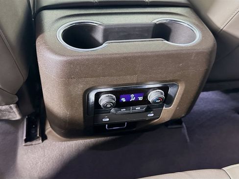 Used 2023 GMC Yukon SLT RWD image 30