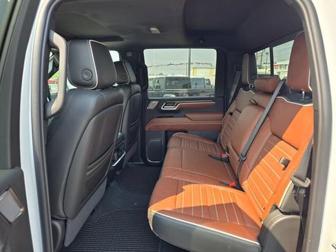 New 2026 GMC Sierra 2500 Denali Ultimate AWD/4WD image 16